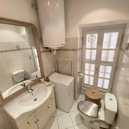 Renting - 9 Massena - Spacious Massena Square - Ac - Fully Equipped 아파트 *